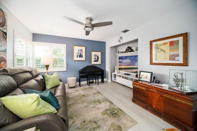 9846 Harbour Lake Circle, Boynton Beach, FL 33437