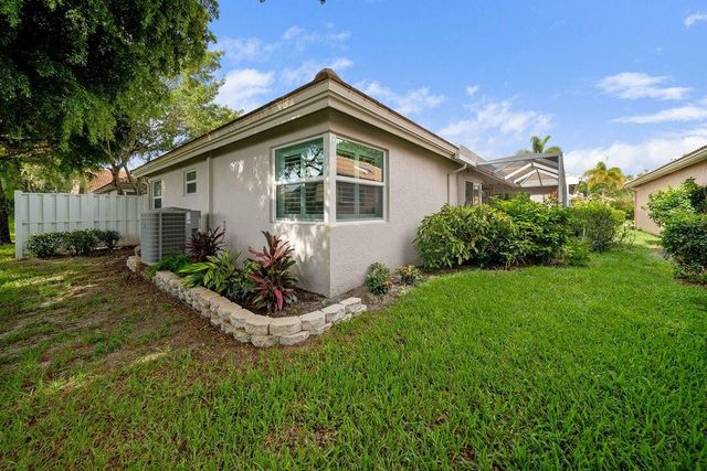 9846 Harbour Lake Circle, Boynton Beach, FL 33437