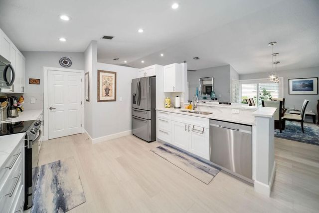 9846 Harbour Lake Circle, Boynton Beach, FL 33437