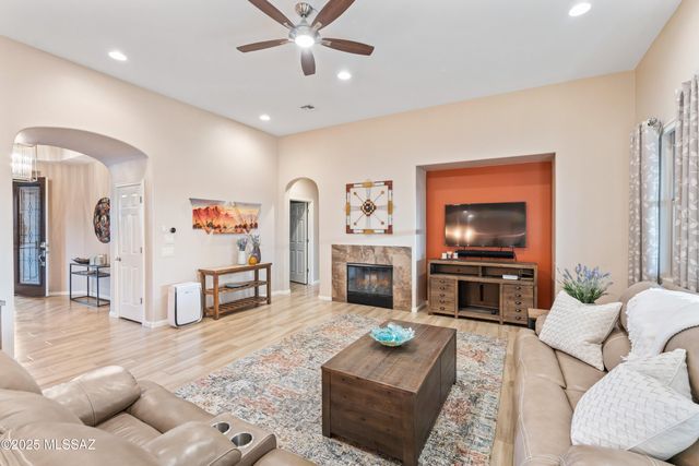 31710 S Summerwind Drive, Oracle, AZ 85623
