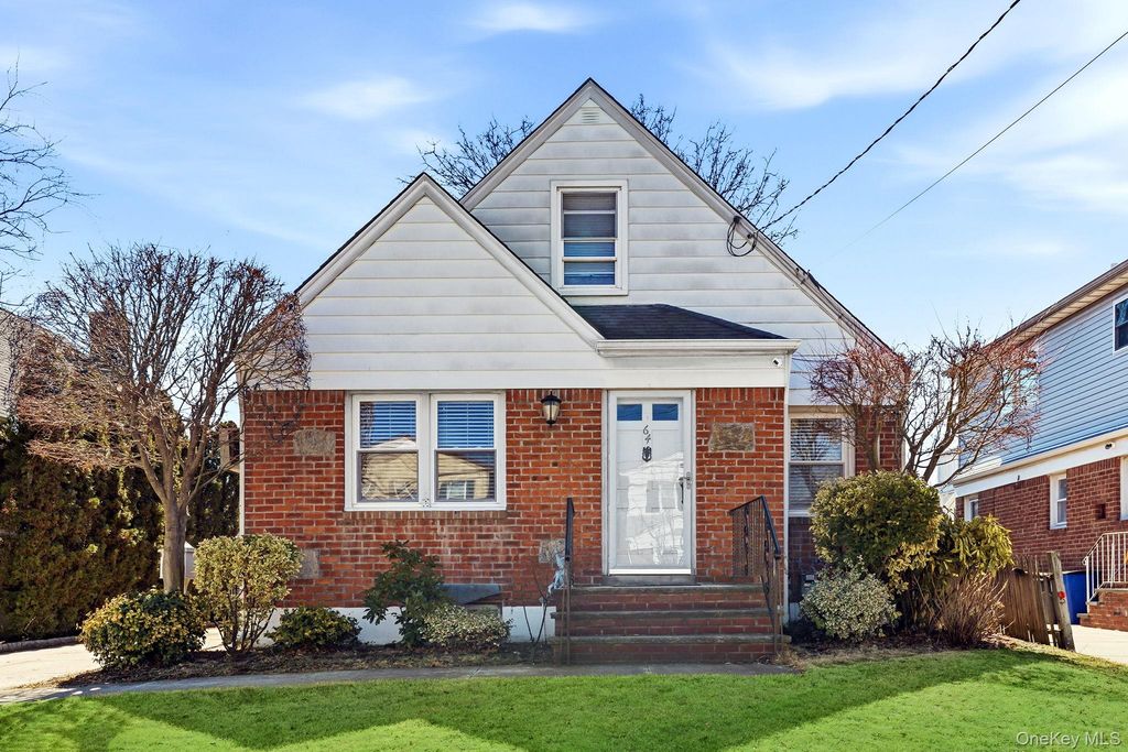 64 W Fenimore Street, Valley Stream, NY 11580 — photo 2