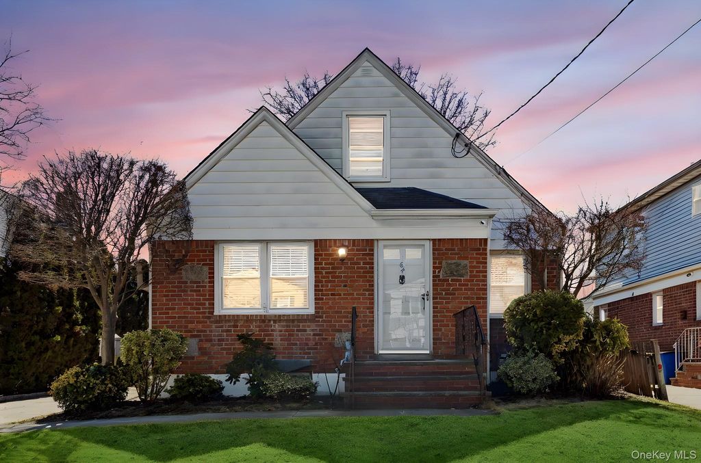 64 W Fenimore Street, Valley Stream, NY 11580 — photo 3