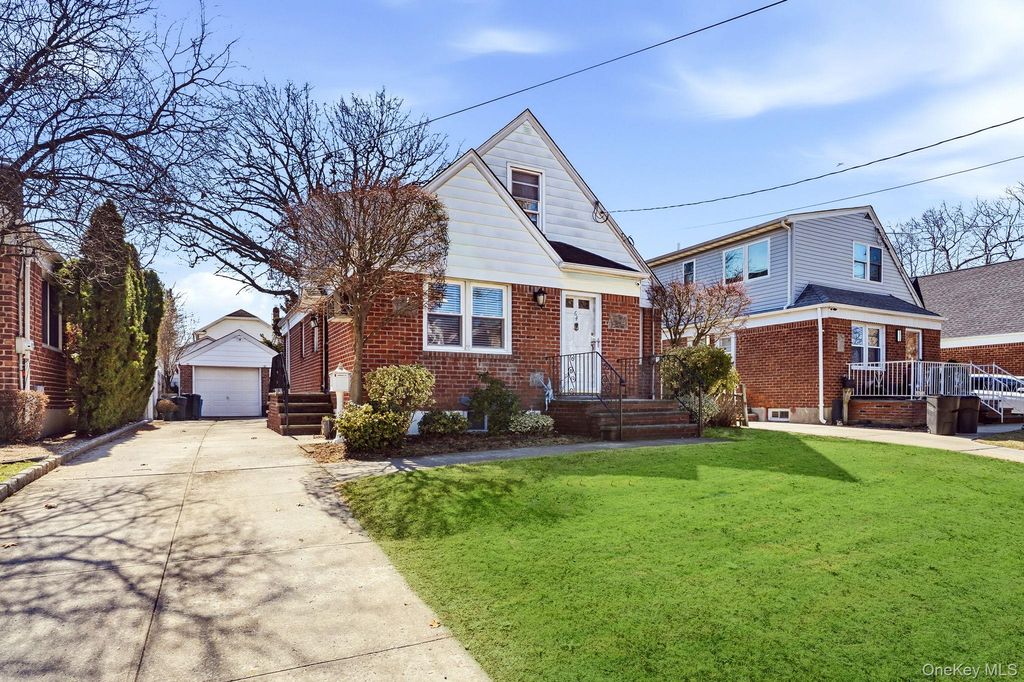 64 W Fenimore Street, Valley Stream, NY 11580 — photo 4