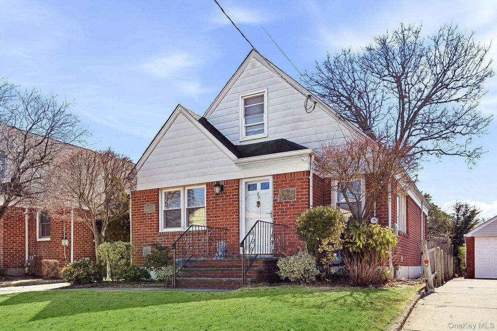 64 W Fenimore Street, Valley Stream, NY 11580 — photo 5