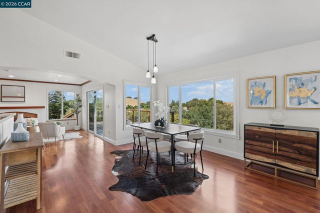 61 St. Thomas Ln, Pleasant Hill, CA 94523