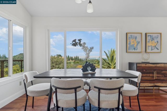 61 St. Thomas Ln, Pleasant Hill, CA 94523