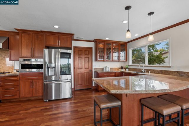 61 St. Thomas Ln, Pleasant Hill, CA 94523