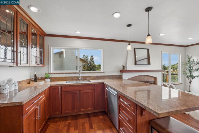 61 St. Thomas Ln, Pleasant Hill, CA 94523
