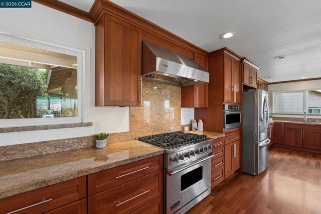 61 St. Thomas Ln, Pleasant Hill, CA 94523