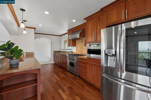 61 St. Thomas Ln, Pleasant Hill, CA 94523