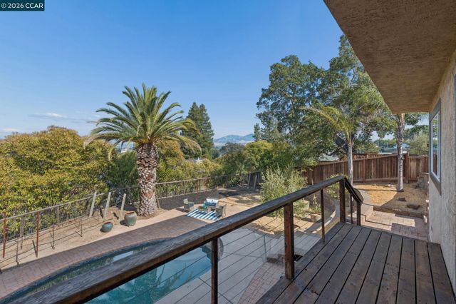 61 St. Thomas Ln, Pleasant Hill, CA 94523