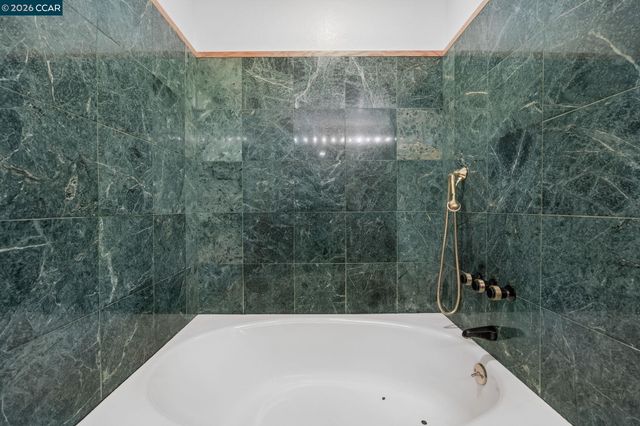 61 St. Thomas Ln, Pleasant Hill, CA 94523