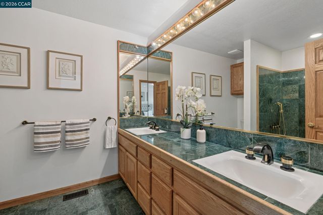 61 St. Thomas Ln, Pleasant Hill, CA 94523