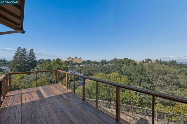 61 St. Thomas Ln, Pleasant Hill, CA 94523
