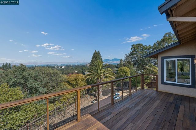 61 St. Thomas Ln, Pleasant Hill, CA 94523