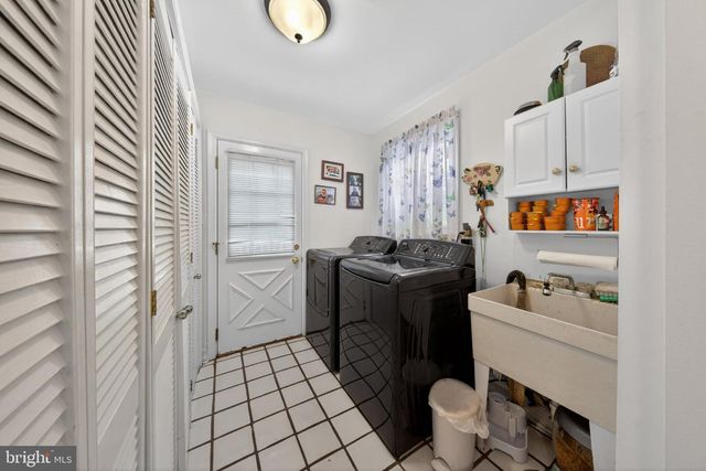 2523 MERRIBROOK RD, Wilmington, DE 19810