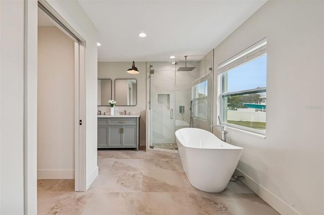 3921 VERSAILLES DRIVE, Tampa, FL 33634