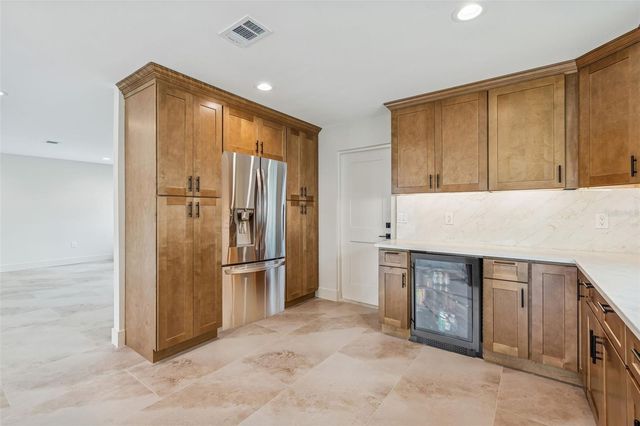 3921 VERSAILLES DRIVE, Tampa, FL 33634