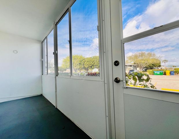 271 Camden L, West Palm Beach, FL 33417