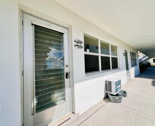 271 Camden L, West Palm Beach, FL 33417