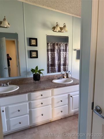 12389 S Chisolm, Caddo, OK 74729