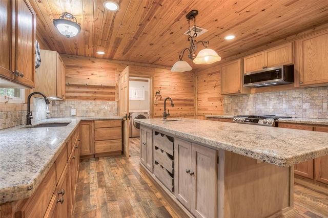 250 Red Bird Lane, Trinity, TX 75862