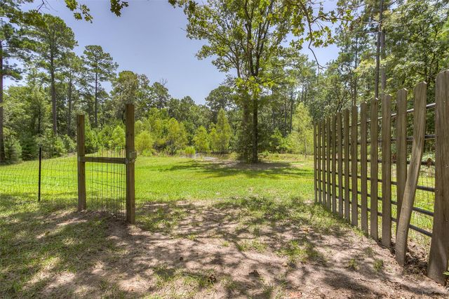 250 Red Bird Lane, Trinity, TX 75862