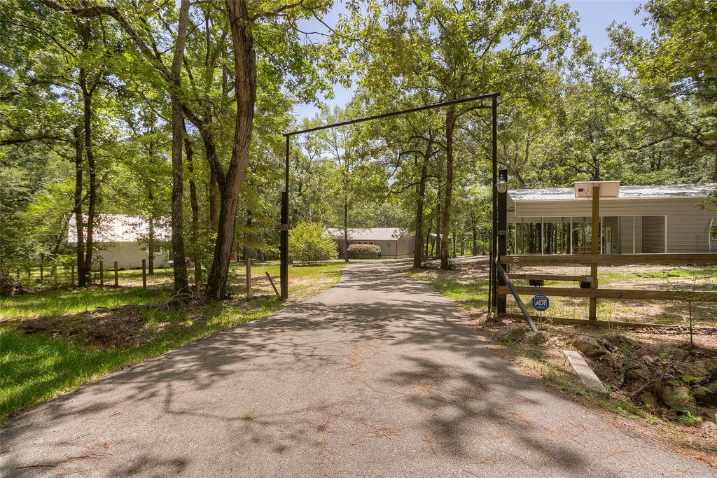 250 Red Bird Lane, Trinity, TX 75862