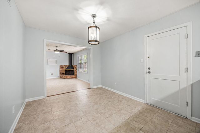 2019 Woodvine Drive, Houston, TX 77055
