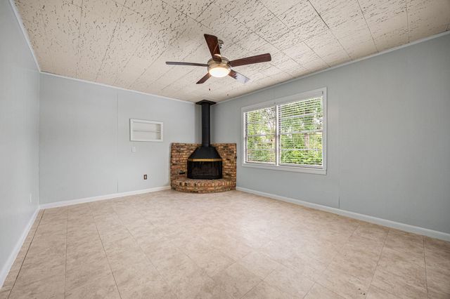 2019 Woodvine Drive, Houston, TX 77055