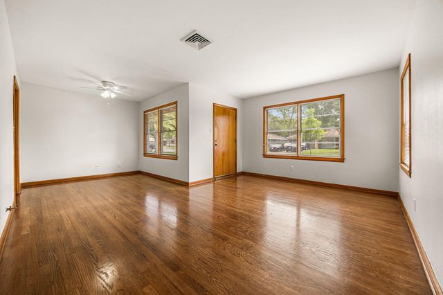2019 Woodvine Drive, Houston, TX 77055