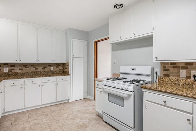 2019 Woodvine Drive, Houston, TX 77055