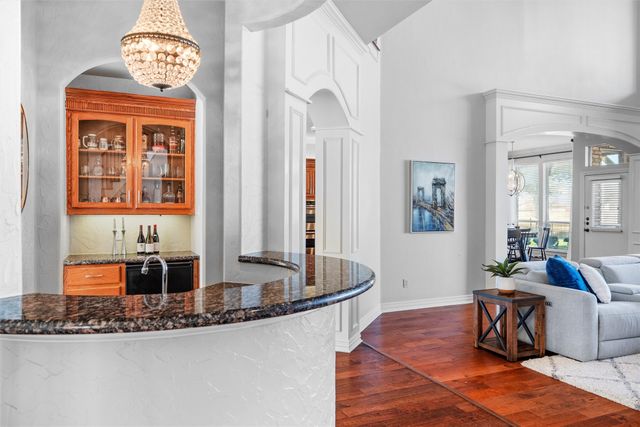 910 Walnut Falls Circle, Mansfield, TX 76063