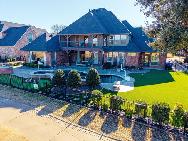 910 Walnut Falls Circle, Mansfield, TX 76063