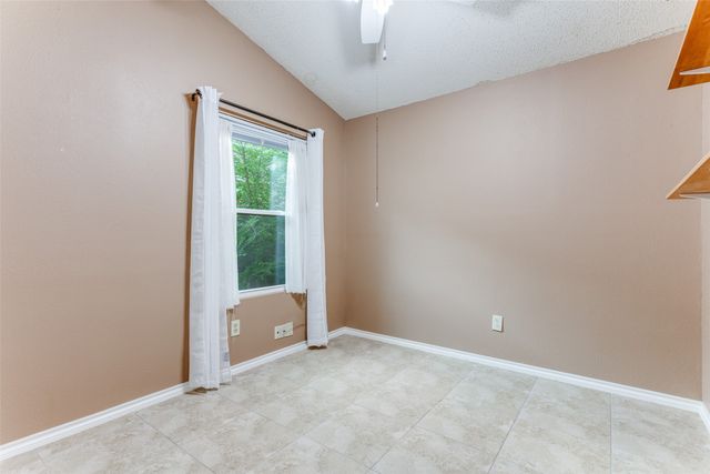 4617 Feathercrest Drive, Fort Worth, TX 76137