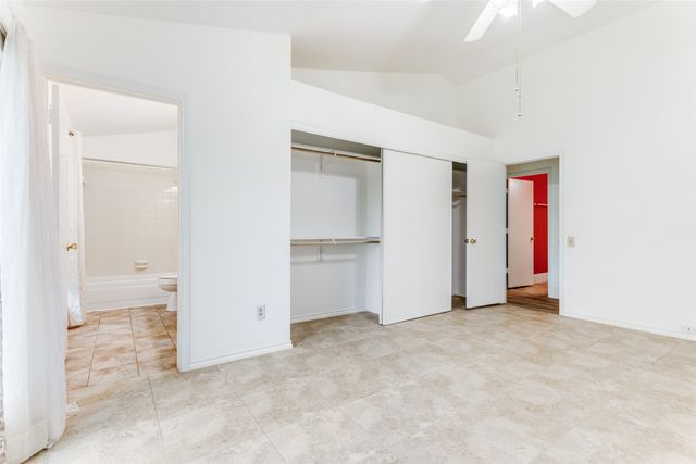 4617 Feathercrest Drive, Fort Worth, TX 76137