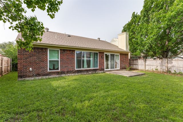 4617 Feathercrest Drive, Fort Worth, TX 76137