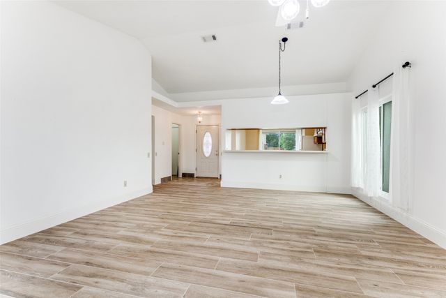 4617 Feathercrest Drive, Fort Worth, TX 76137