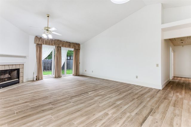 4617 Feathercrest Drive, Fort Worth, TX 76137