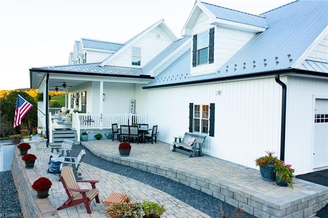 461 Chestnut Ridge Drive, Jefferson, NC 28640