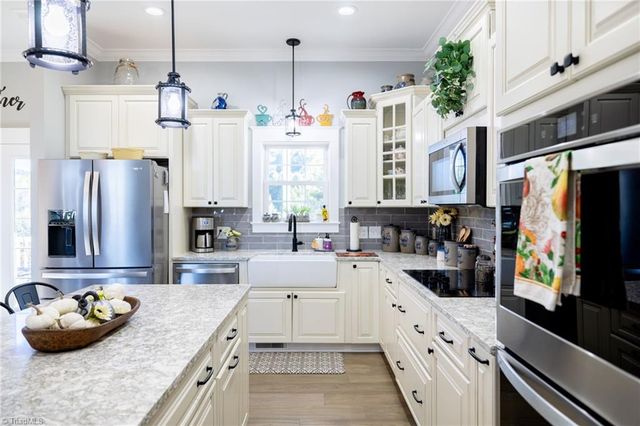 461 Chestnut Ridge Drive, Jefferson, NC 28640