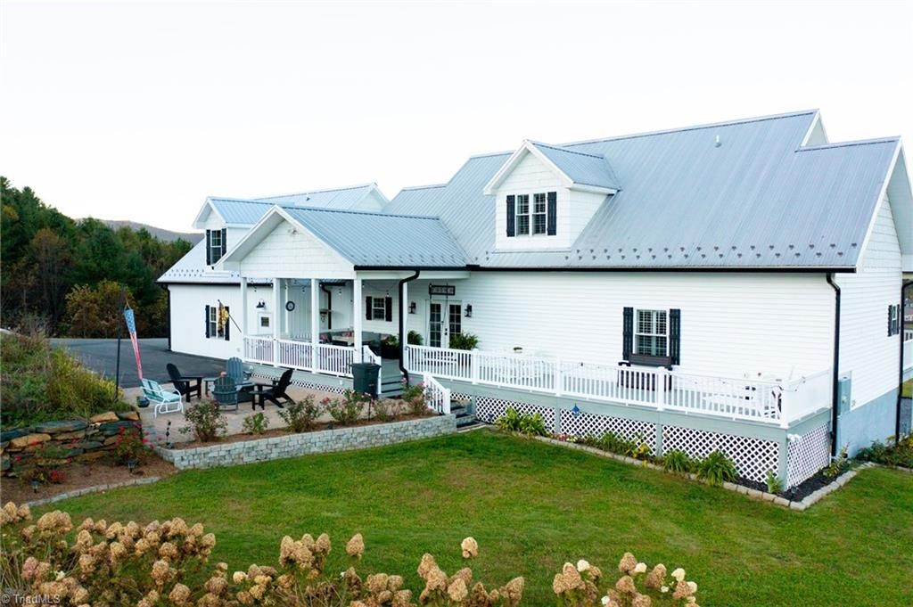 461 Chestnut Ridge Drive, Jefferson, NC 28640