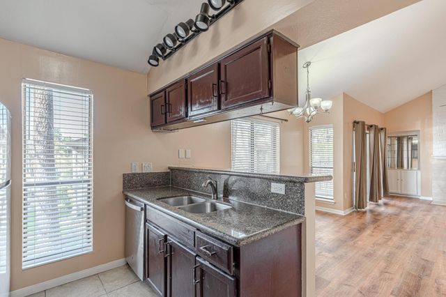3500 Tangle Brush Drive Drive 182, The Woodlands, TX 77381