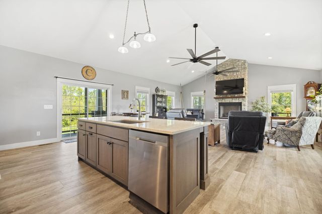 165 Dory Drive, Salvisa, KY 40372