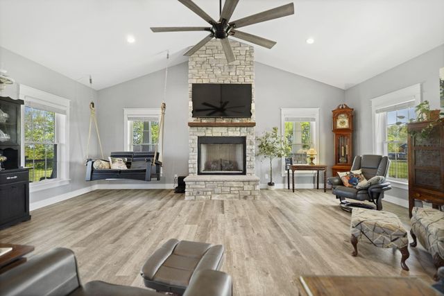 165 Dory Drive, Salvisa, KY 40372