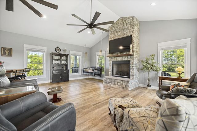 165 Dory Drive, Salvisa, KY 40372