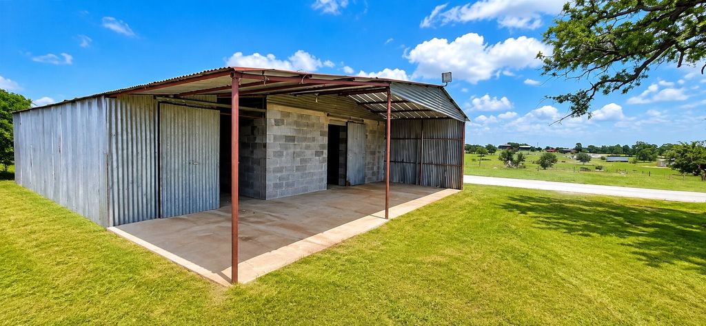247 Rhoades Lane, Springtown, TX 76082