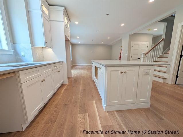 4 Station St, Kingston, MA 02364