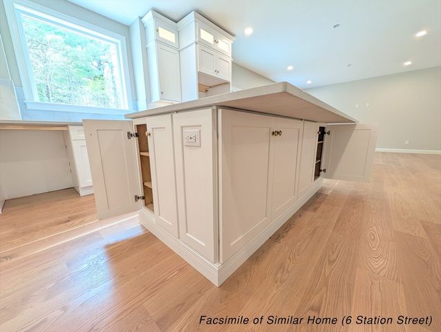 4 Station St, Kingston, MA 02364