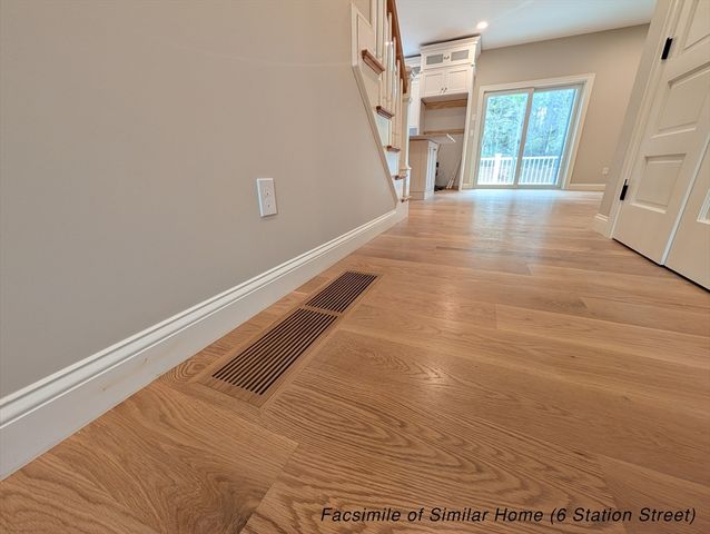 4 Station St, Kingston, MA 02364